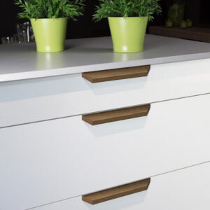 Úchytka BARCCO VIEFE L200 orech 0340200W19