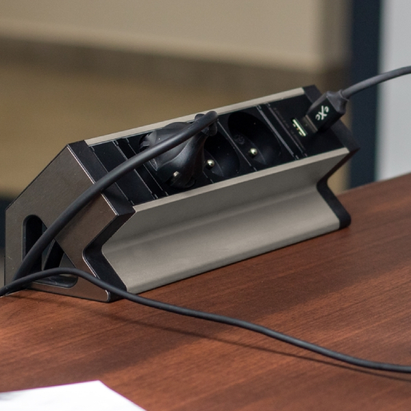 Zásuvka DESK BOX USB A/C + 3x230V 1,8m nerez